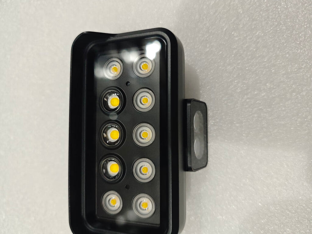 T100 Spotlight